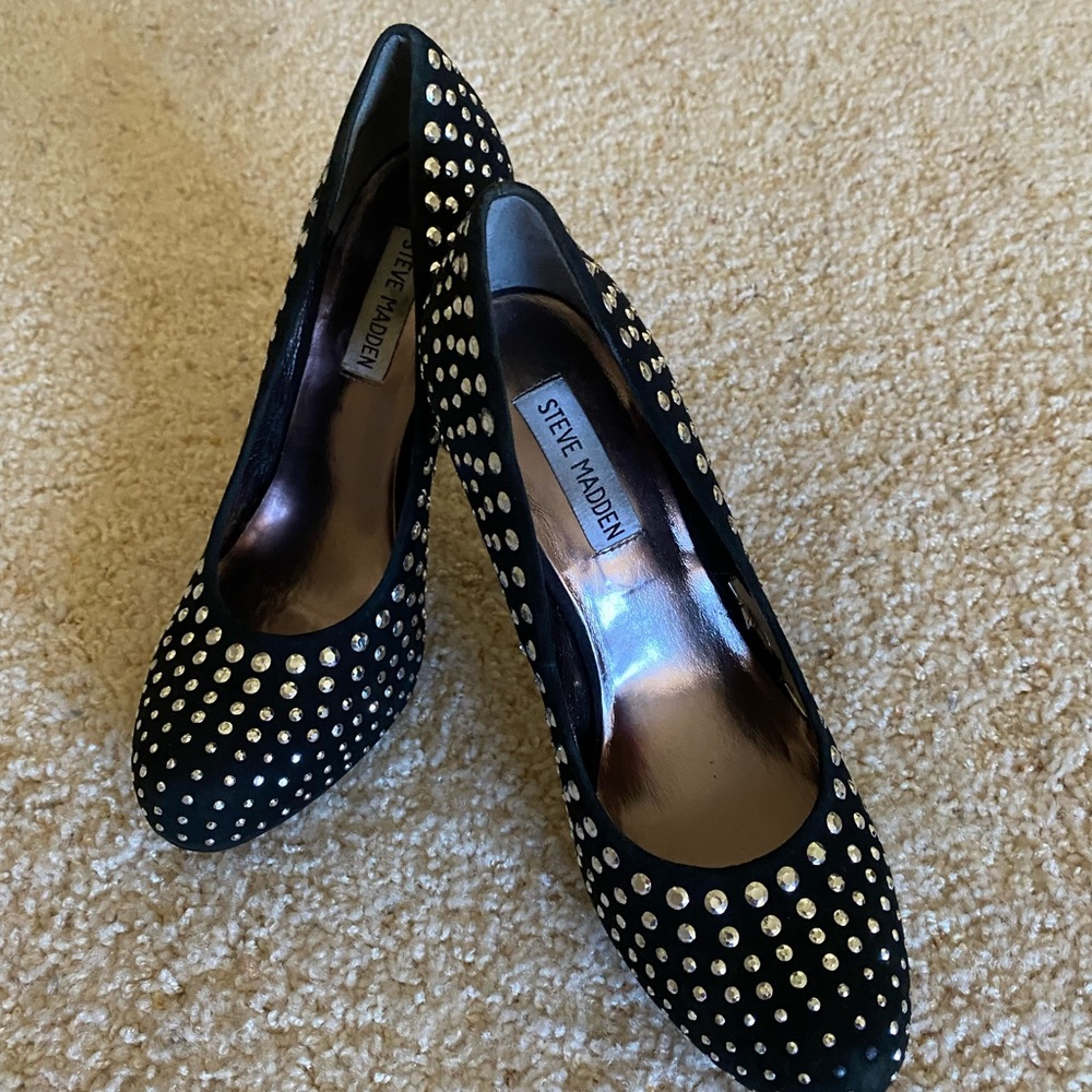 Steve Madden “sueded” studded pumps